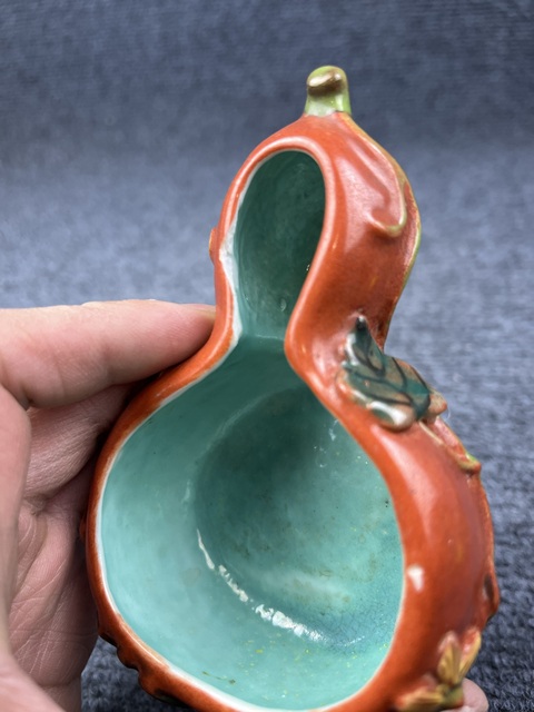 古玩陶瓷內(nèi)松石綠釉外**紅葫蘆型水盂拍賣,當(dāng)前價(jià)格2988元