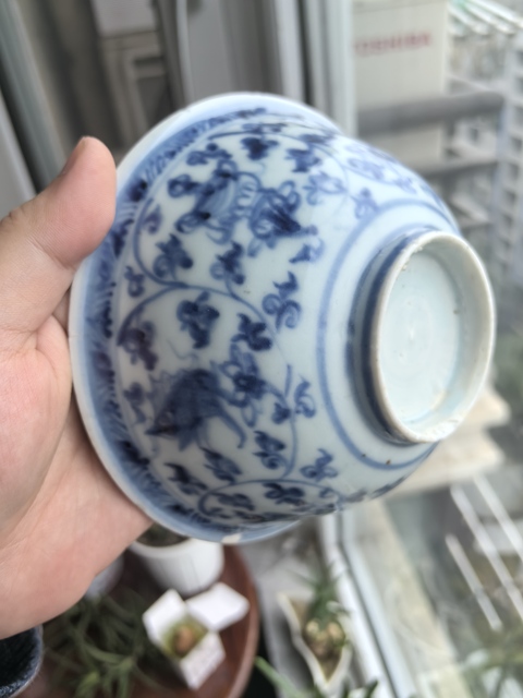 古玩陶瓷明代早期空白期青花荷蓮八寶紋茶碗拍賣,當前價格11800元