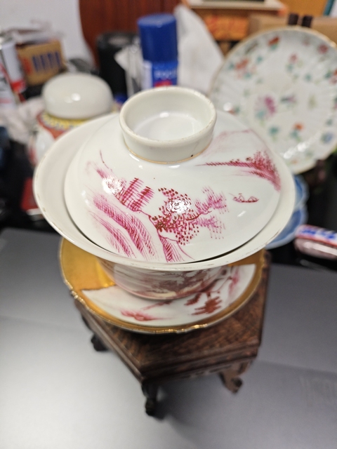 古玩陶瓷民國胭脂紅山水三才蓋碗拍賣，當前價格580元