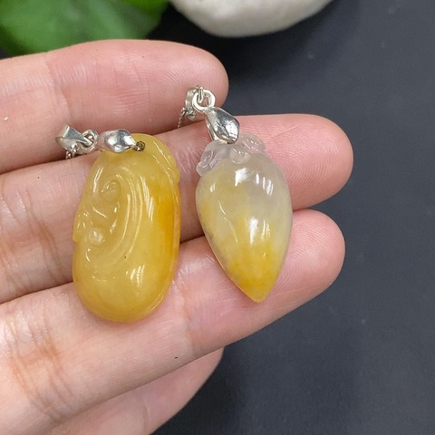 古玩玉器127天然翡翠掛墜一對一手走（正冰種）黃翡。拍賣，當前價格360元