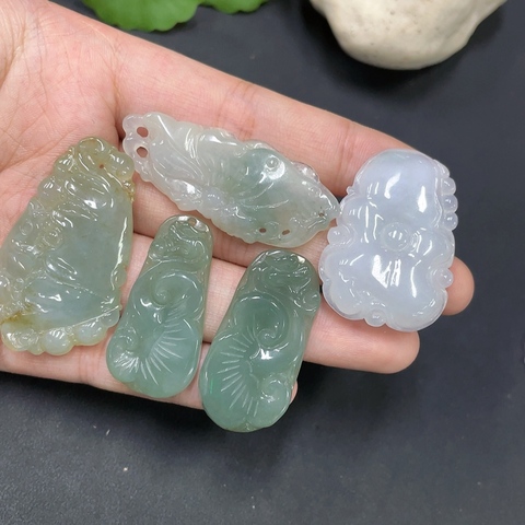 古玩玉器132天然翡翠掛墜一組五件一手走拍賣,當前價格460元