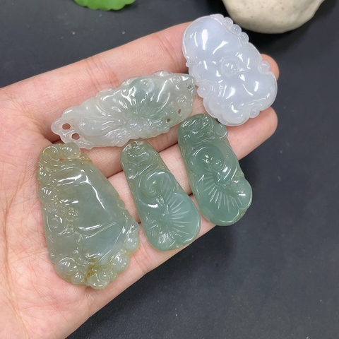 古玩玉器132天然翡翠掛墜一組五件一手走拍賣,當前價格460元