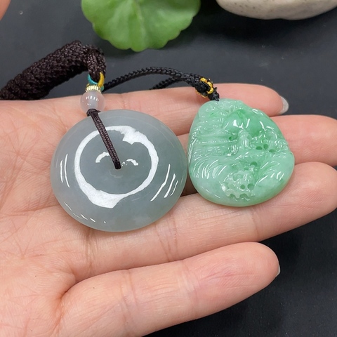古玩玉器135天然翡翠掛墜兩件一手走拍賣，當(dāng)前價格298元
