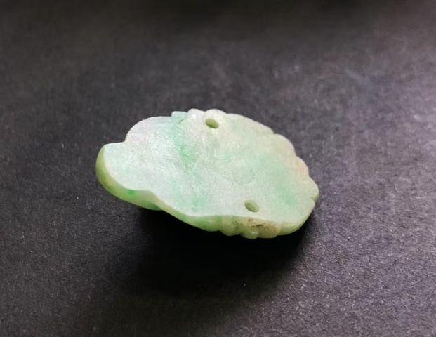 古玩玉器清代天然翡翠“佛公帽花”拍賣,當前價格25000元