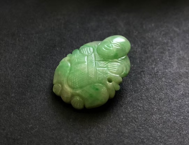 古玩玉器清代天然翡翠“佛公帽花”拍賣,當前價格25000元