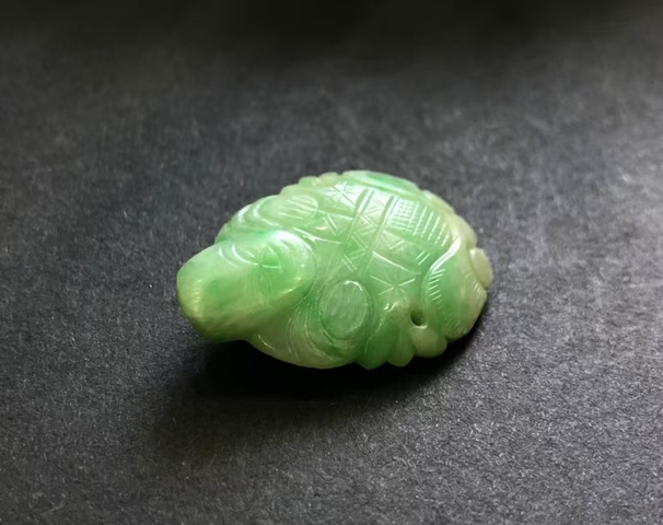 古玩玉器清代天然翡翠“佛公帽花”拍賣,當前價格25000元