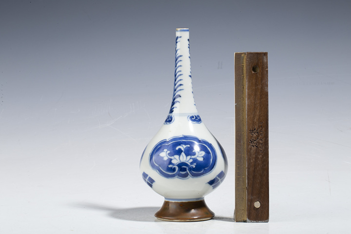 古玩陶瓷清康熙·青花如意花卉紋膽瓶拍賣，當前價格12000元