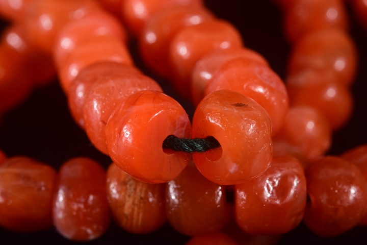 古玩玉器天然“南紅瑪瑙”珠串拍賣,當前價格2530元