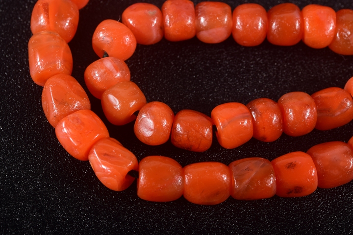 古玩玉器天然“南紅瑪瑙”珠串拍賣,當前價格2530元
