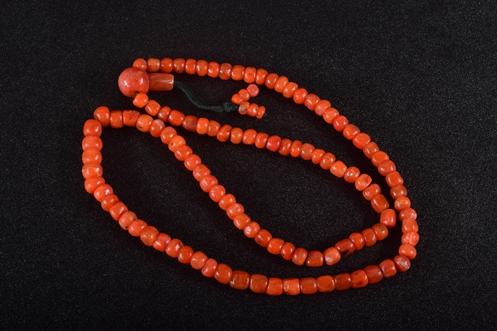 古玩玉器天然“南紅瑪瑙”珠串拍賣,當前價格2530元