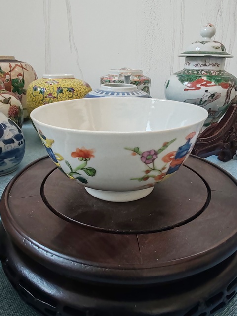 古玩陶瓷清同治時期粉彩花卉紋碗拍賣,當前價格700元