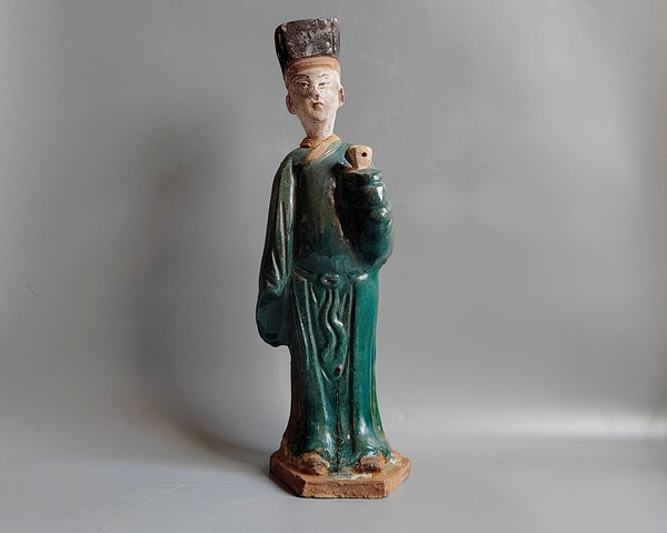 古玩陶瓷明代三彩高冠人物俑36.5厘米拍賣，當前價格5780元