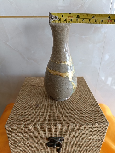 古玩陶瓷館藏級南宋龍泉青瓷黃釉膽式瓶（精品）拍賣，當前價格1980元