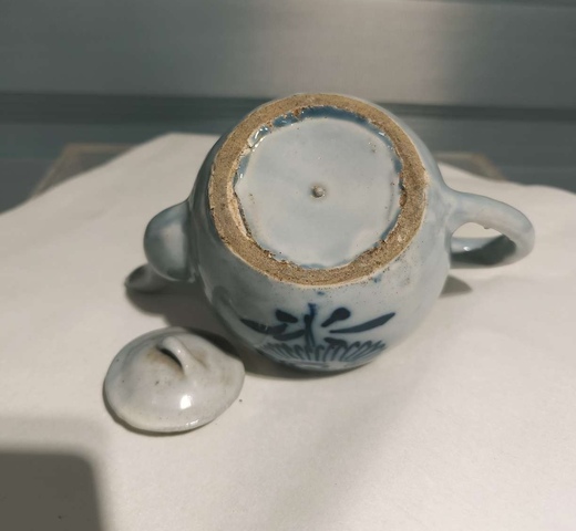 古玩陶瓷青花花卉福紋茶壺拍賣,當前價格0元