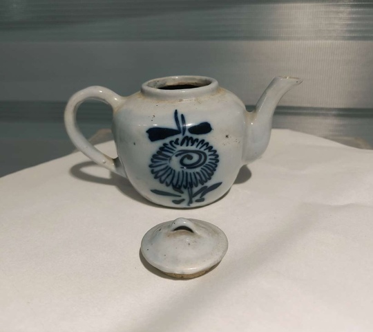 古玩陶瓷青花花卉福紋茶壺拍賣,當前價格0元