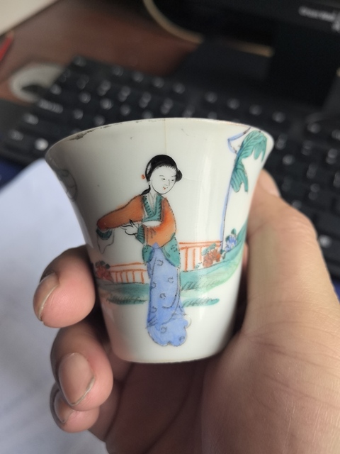 古玩陶瓷油粉彩仕女人物馬蹄杯拍賣，當前價格388元