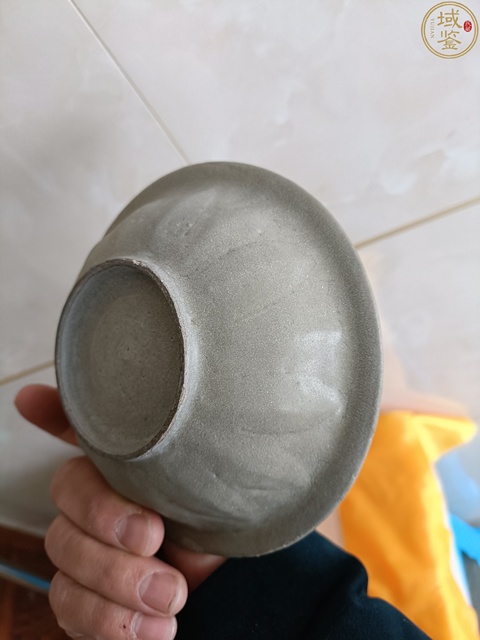 古玩陶瓷館藏級南宋御用龍泉青瓷蓮瓣紋折沿洗拍賣,當前價格2980元