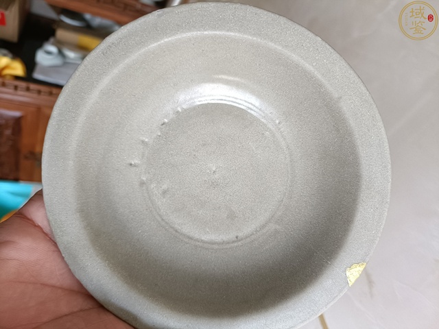 古玩陶瓷館藏級南宋御用龍泉青瓷蓮瓣紋折沿洗拍賣,當前價格2980元