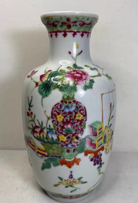 古玩陶瓷清晚期粉彩博古圖撇口瓶拍賣，當前價格1180元