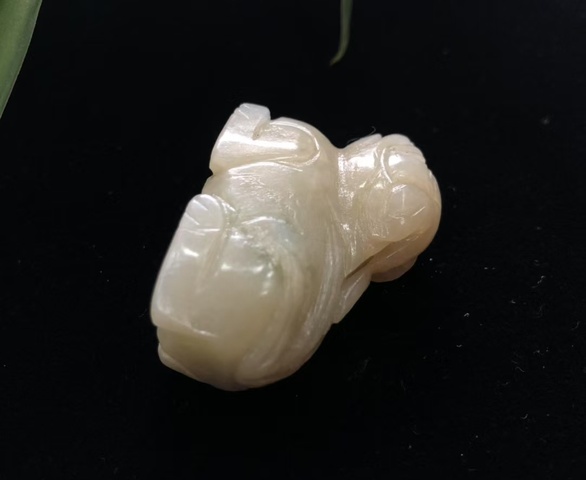 古玩玉器明代和田玉雕“瑞獸”擺件拍賣,當前價格25000元