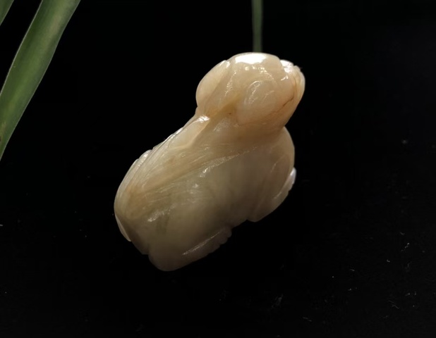 古玩玉器明代和田玉雕“瑞獸”擺件拍賣,當前價格25000元