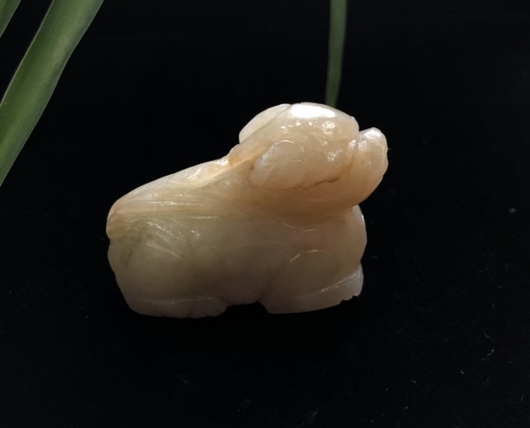 古玩玉器明代和田玉雕“瑞獸”擺件拍賣,當前價格25000元
