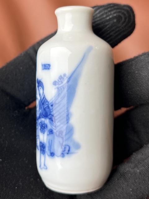 古玩陶瓷青花人物紋鼻煙壺拍賣,當前價格2888元