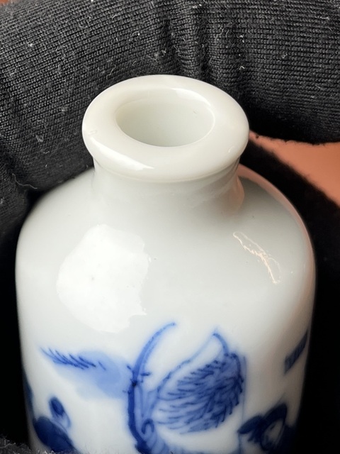 古玩陶瓷青花人物紋鼻煙壺拍賣,當前價格2888元