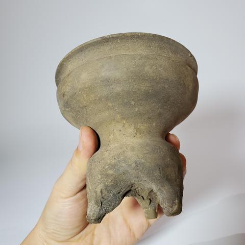 古玩陶瓷灰陶鬳拍賣,當(dāng)前價(jià)格3000元