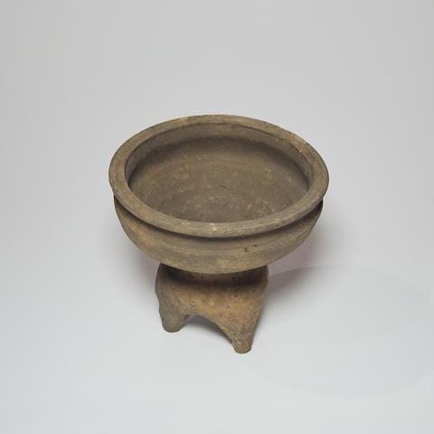 古玩陶瓷灰陶鬳拍賣,當(dāng)前價(jià)格3000元