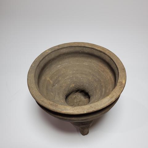 古玩陶瓷灰陶鬳拍賣,當(dāng)前價(jià)格3000元