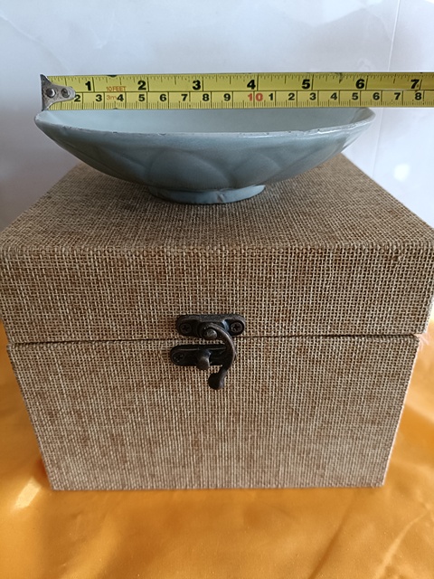 古玩陶瓷館藏級北宋早期御用龍泉青瓷刻仰蓮紋盤拍賣,當前價格2980元