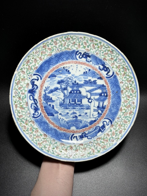 古玩陶瓷(已保真)清晚·青花加彩山水人物紋玲瓏瓷盤拍賣,當(dāng)前價(jià)格1980元