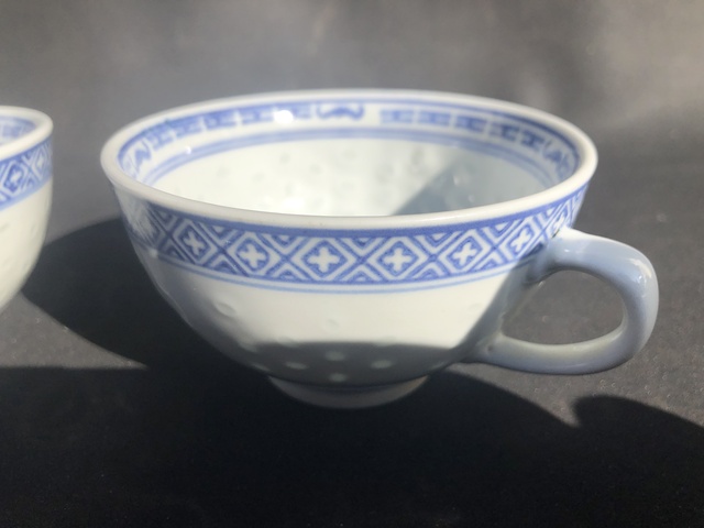 古玩陶瓷青花花卉紋玲瓏瓷杯一對拍賣,當前價格0元
