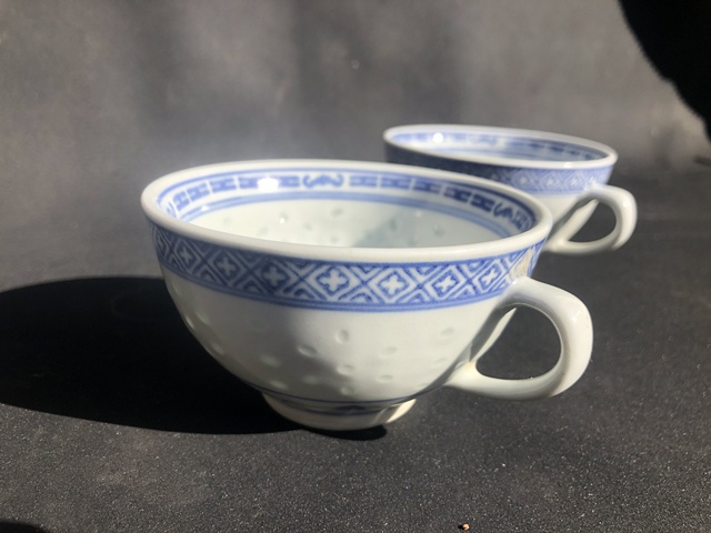 古玩陶瓷青花花卉紋玲瓏瓷杯一對拍賣,當前價格0元