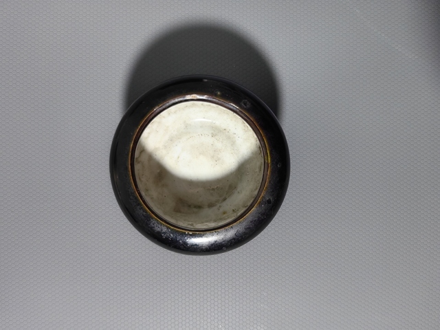 古玩陶瓷罕見帶原銅座~烏金釉文房水盂拍賣，當前價格2400元