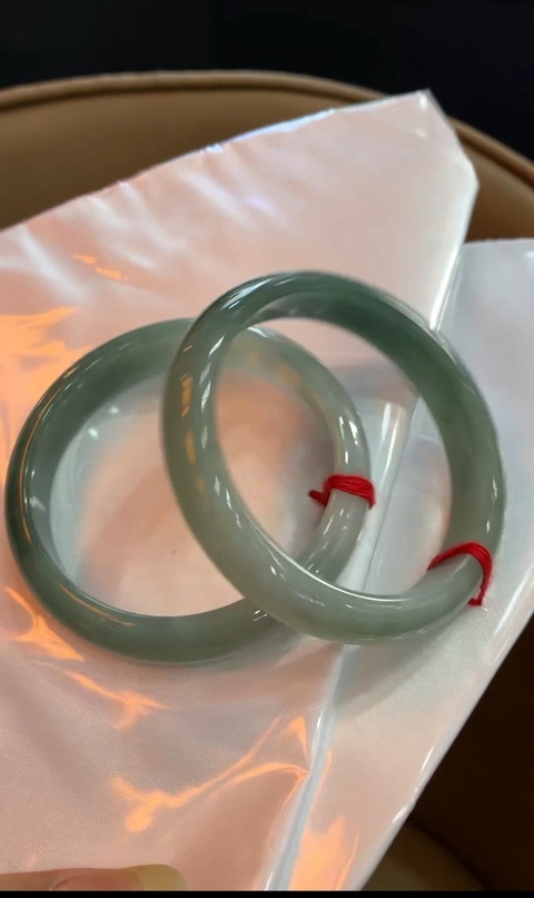 古玩玉器翡翠A貨半山水手鐲拍賣,當前價格6900元