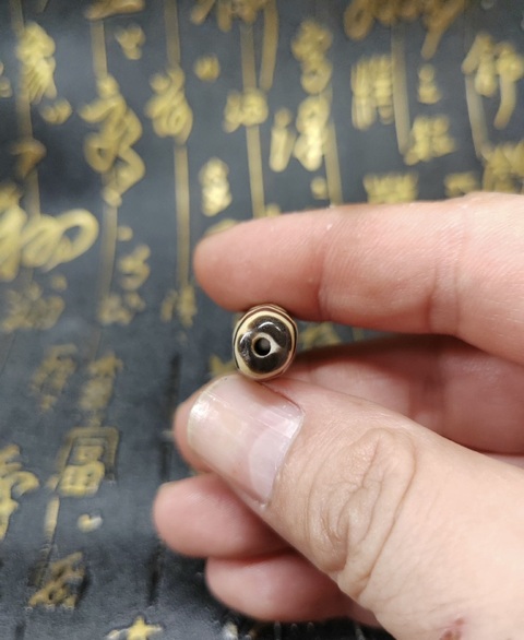 古玩玉器清末四眼珠拍賣,當前價格999元