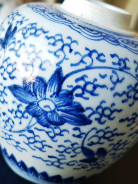 古玩陶瓷青花淡描花卉紋蓋罐拍賣(mài)，當(dāng)前價(jià)格3280元