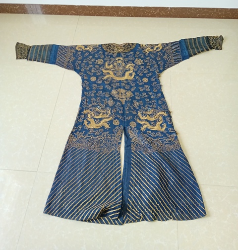 古玩雜項龍袍拍賣,當前價格16800元