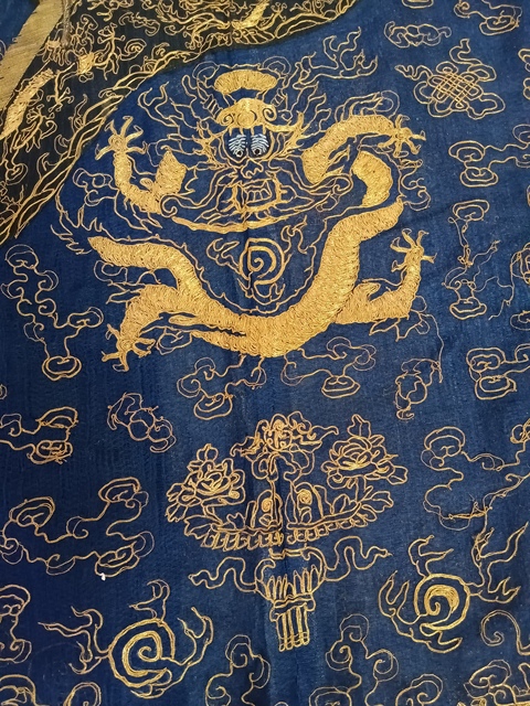 古玩雜項龍袍拍賣,當前價格16800元