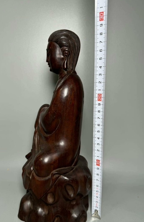 古玩雜項紅木類(檀木)雕刻的自在觀音拍賣,當前價格2800元