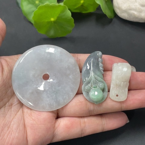 古玩玉器153天然翡翠掛墜一組3件一手走拍賣，當前價格158元
