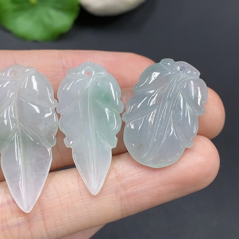 古玩玉器155天然翡翠雕刻葉型掛墜一組4件一手走拍賣,當前價格450元