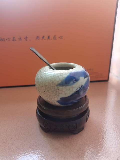 古玩陶瓷清晚期哥釉青花山水人物紋水盂拍賣,當前價格1500元