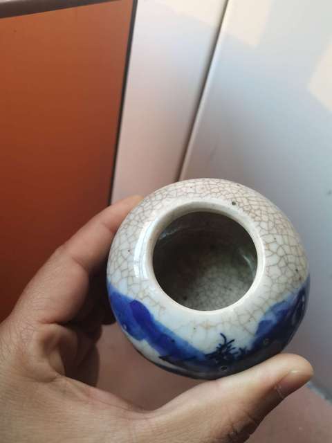 古玩陶瓷清晚期哥釉青花山水人物紋水盂拍賣,當前價格1500元