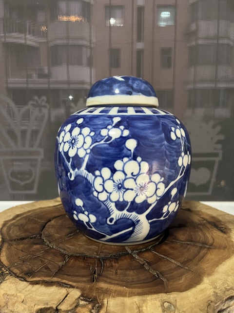 古玩陶瓷青花冰梅圖蓋罐拍賣，當前價格888元