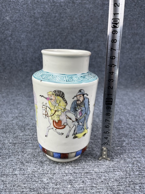 古玩陶瓷八仙人物賞瓶拍賣,當前價格3988元