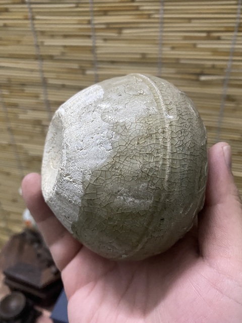 古玩陶瓷明代模印花紋雙耳小罐拍賣,當前價格999元