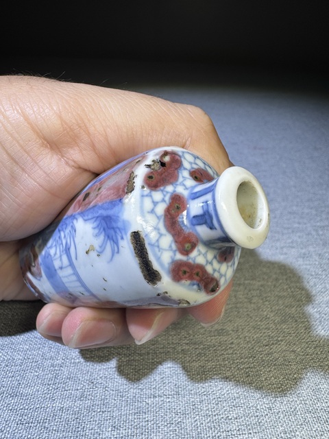 中国骨董　清中期　青花釉裏紅　人物　鼻煙壺　翡翠蓋　骨杓 域鉴古玩】清中期青花釉里红人物纹鼻烟壶鉴定结果_清中期青花釉